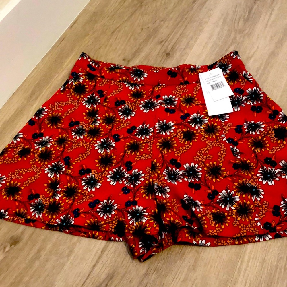 Beautiful floral short